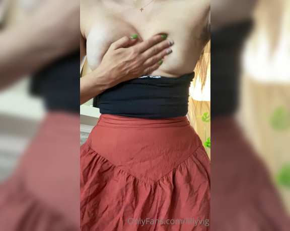 Lilly aka Lillyvig OnlyFans - Sunday titty drop just for you