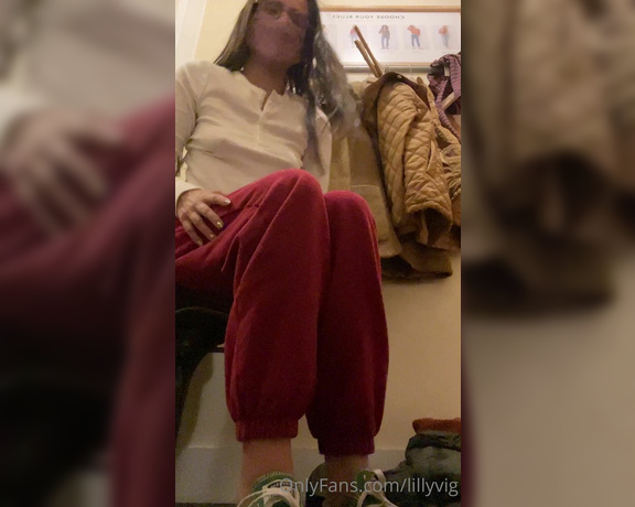 Lilly aka Lillyvig OnlyFans - PRIVATE dressing room play