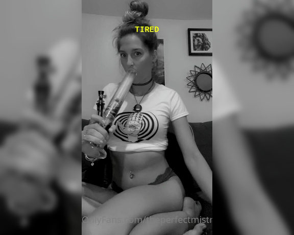 ThePerfectMistress aka Theperfectmistress OnlyFans - Smoking