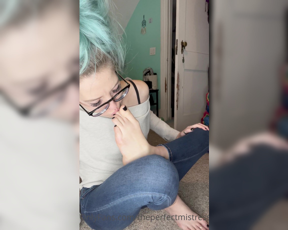 ThePerfectMistress aka Theperfectmistress OnlyFans - Do my feet smell You know that first time taking your socks off for the day, you never know what you