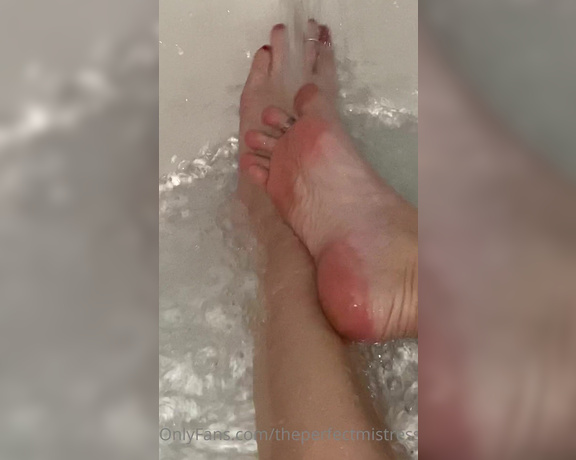 ThePerfectMistress aka Theperfectmistress OnlyFans - Bath time, red nails