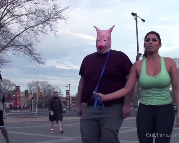 Jasmine Mendez OnlyFans aka Laughinglatina - Walking the Pig in Public! (Cellphone recorded) Last Day