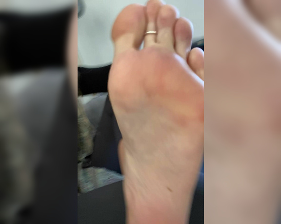 ThePerfectMistress aka Theperfectmistress OnlyFans - Sweaty soft smelly soles, makes you weak, doesnt