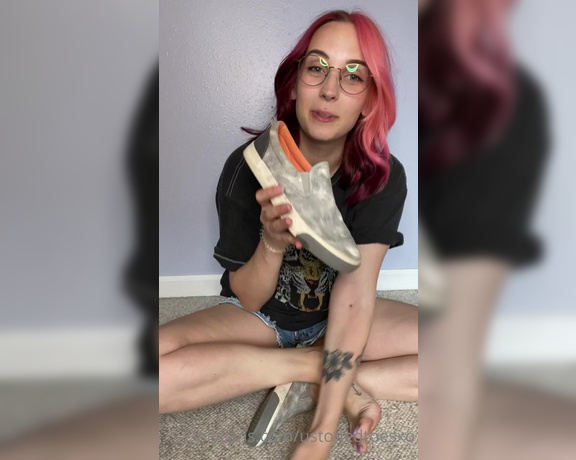 Ashley Lotts aka Ashleylottsxo OnlyFans - Did you miss my shoe teases as much as I missed making them!