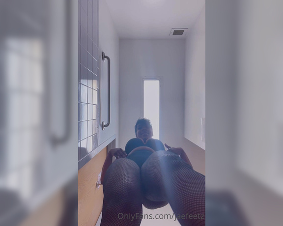 Jae aka Jaefeetz OnlyFans - Quick snippet of new giantess videoFULL 5 minute video available