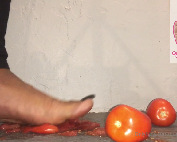 QueenSizeSexyFeet aka Queensizesexyfeet OnlyFans - Barefoot Tomato Crush Crushing these tomatoes with my big barefeet were oh so satisfying! How they