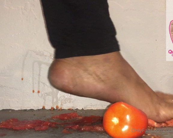 QueenSizeSexyFeet aka Queensizesexyfeet OnlyFans - Barefoot Tomato Crush Crushing these tomatoes with my big barefeet were oh so satisfying! How they