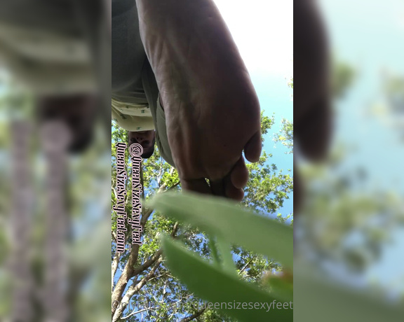 QueenSizeSexyFeet aka Queensizesexyfeet OnlyFans - Naked Tiny Man At The Park