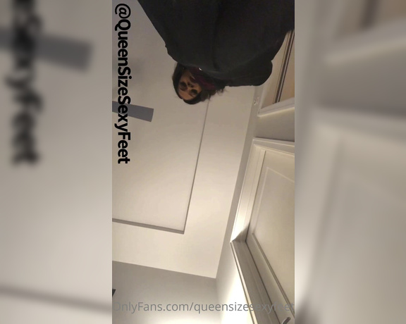 QueenSizeSexyFeet aka Queensizesexyfeet OnlyFans - Sexy Giantess crushes a pathetic little tiny man for jacking off without permission!!!
