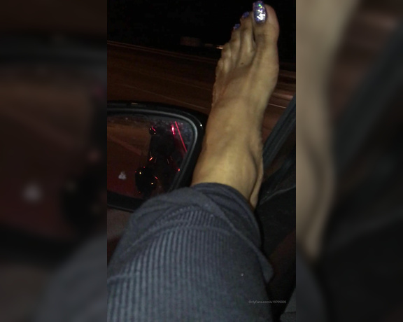 QueenSizeSexyFeet aka Queensizesexyfeet OnlyFans - Went for a drive! There’s nothing else to