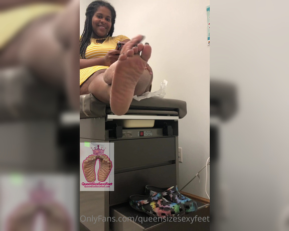 QueenSizeSexyFeet aka Queensizesexyfeet OnlyFans - As soon as I took my shoes off and got on that exam in bed the doctors eyes almost popped out of his