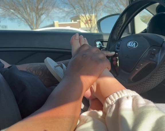 SweetiesToes aka Yourfeetsweetie OnlyFans - @dallasfootmodelsent catch us in Dallas traffic lol