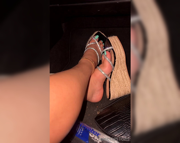 SweetiesToes aka Yourfeetsweetie OnlyFans Video 8