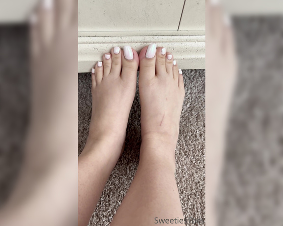 SweetiesToes aka Yourfeetsweetie OnlyFans - What would you do if my perfect toenails were laying right in your lap