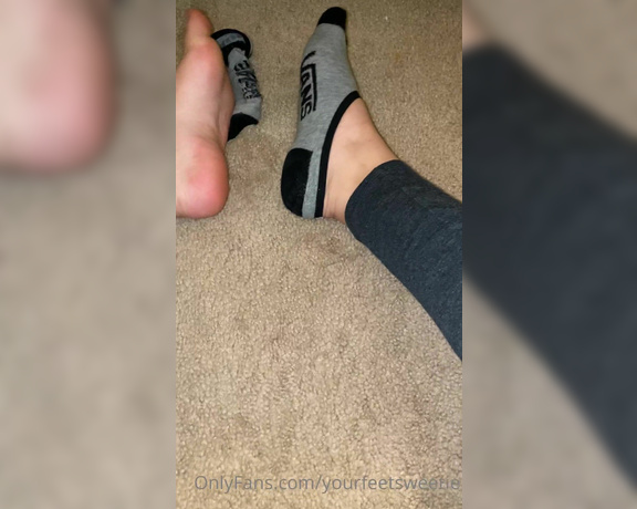 SweetiesToes aka Yourfeetsweetie OnlyFans - Taking my socks off after class