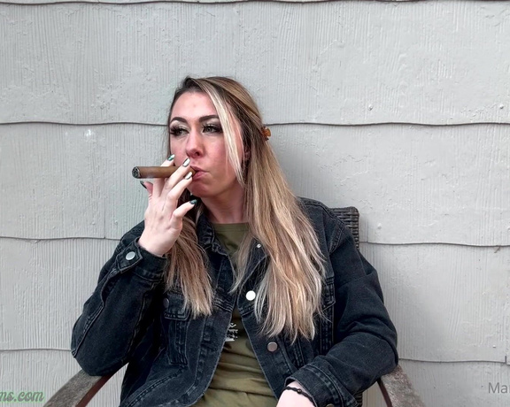 Dakota Charms aka Dakotacharms OnlyFans - Outdoor Smoking Cigar