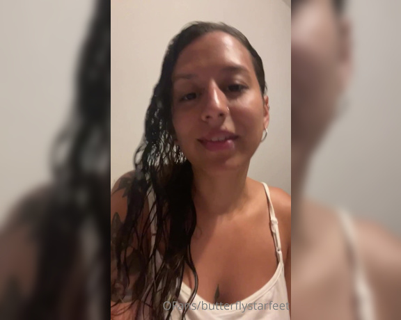 Emma aka Queenstarb OnlyFans - Hey guys im Back from my trip! As you can see my voice is a mess lol, it was A LONG road back home