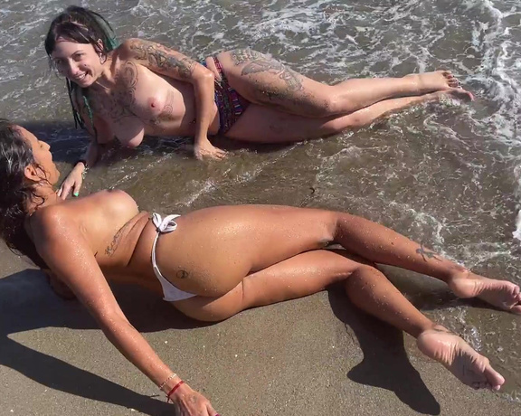 Emma aka Queenstarb OnlyFans - Oh you know, just here laying on the beach with @freakyfjondaxxx Make sure you swipe so see us t 6