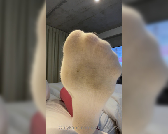 Goddess Kaylee aka Xomaddykxo OnlyFans - Quick stinky soles action from last night in my hotel I fuckingmiss you guys