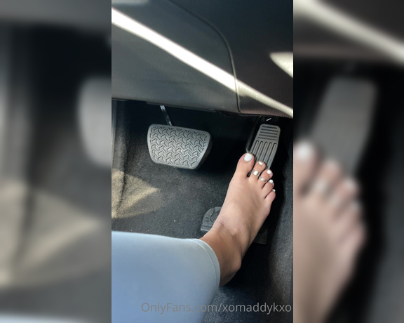 Goddess Kaylee aka Xomaddykxo OnlyFans - POV you are my passenger on the road trip back to California and this is what you get to stare