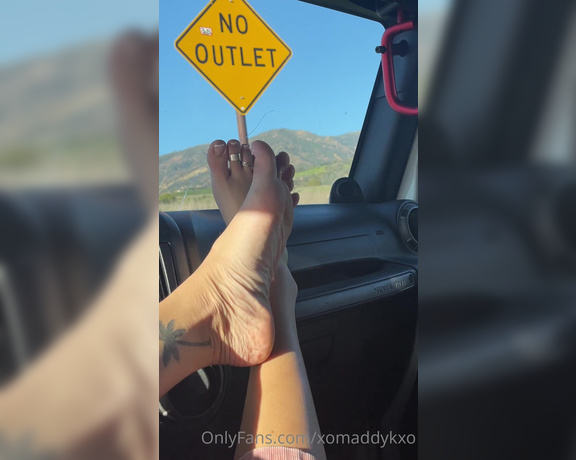 Goddess Kaylee aka Xomaddykxo OnlyFans - The tops of my toes were highly requested so here’s me playing around in the car and having a little