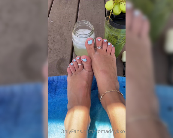 Goddess Kaylee aka Xomaddykxo OnlyFans - Me and my toes are tanning do you wish you had these to look at in your backyard