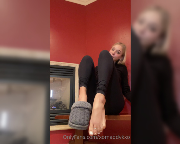 Goddess Kaylee aka Xomaddykxo OnlyFans - Babe I want a new pair of slippers for xmas I have cold feet and they need to be worshipped and tak