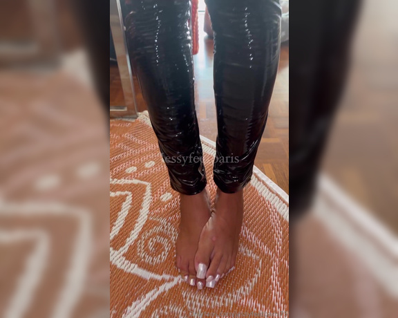 Jessyfeetparis75 aka Jessyfeetparis75 OnlyFans - Wet wet You like my legging