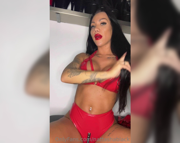 Nattasha Black aka Nattashablack OnlyFans - Red Juicy Lips teasing spitting