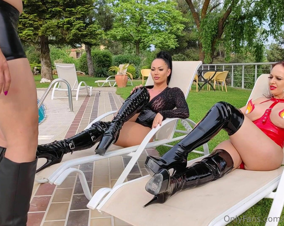 Nattasha Black aka Nattashablack OnlyFans - Me and @mistresslfatale Decided to spend our afternoon at the swimming pool Wearing our favourit