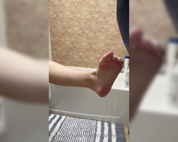 Solelydawn aka Solelydawn OnlyFans - A much needed shower after the gym