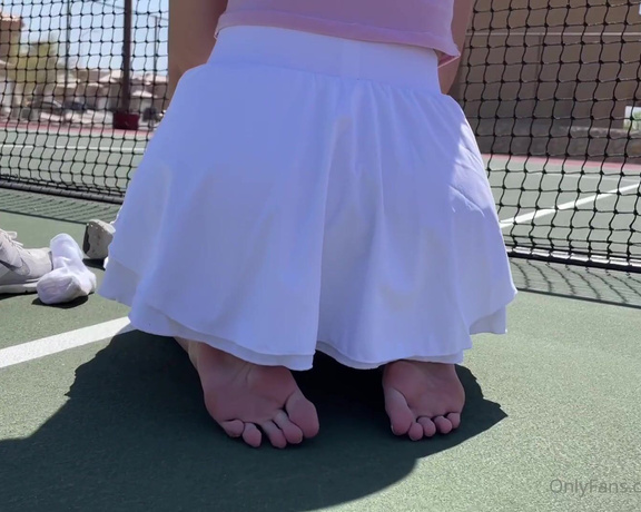 Solelydawn aka Solelydawn OnlyFans - Stretching in public