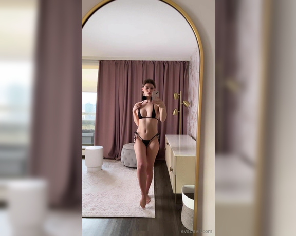 Eva de Vil aka Evadevil OnlyFans - Divine body