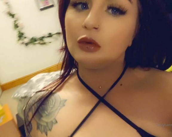 GODDESS TAYLOR aka Taylorhearts_xx OnlyFans - 5dc8353c0d987ef5ec4f6