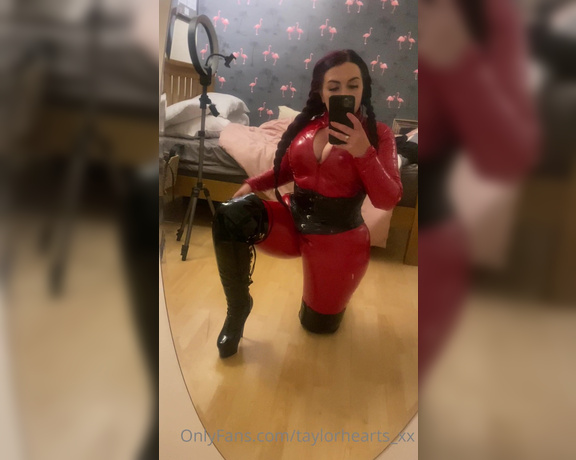 GODDESS TAYLOR aka Taylorhearts_xx OnlyFans - Count your edges during this 4 mins of me in PVC