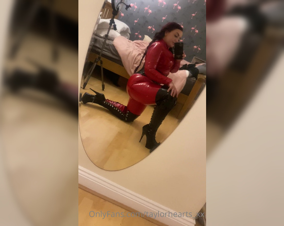 GODDESS TAYLOR aka Taylorhearts_xx OnlyFans - Count your edges during this 4 mins of me in PVC