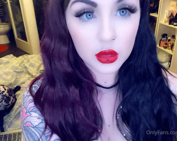 GODDESS TAYLOR aka Taylorhearts_xx OnlyFans - For the cucks! Contact me for cuck clips PTV