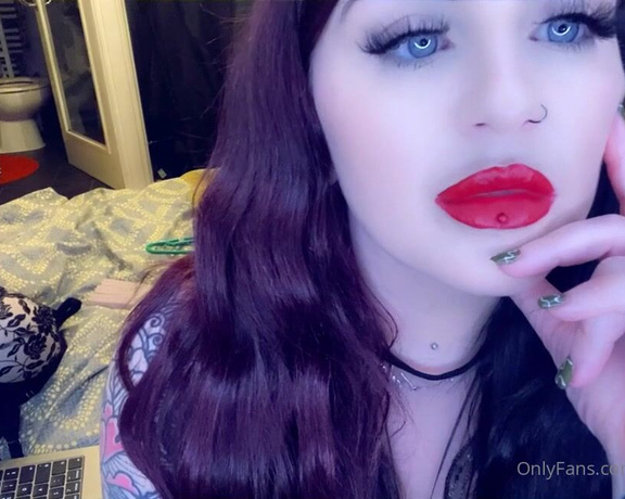 GODDESS TAYLOR aka Taylorhearts_xx OnlyFans - For the cucks! Contact me for cuck clips PTV