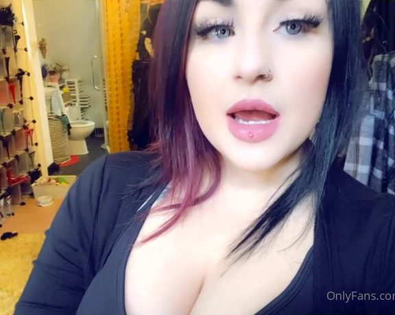 GODDESS TAYLOR aka Taylorhearts_xx OnlyFans - Monday worship task !