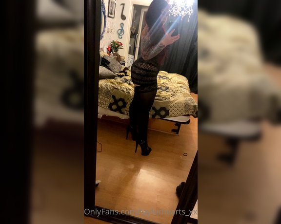 GODDESS TAYLOR aka Taylorhearts_xx OnlyFans - Shaking my ass