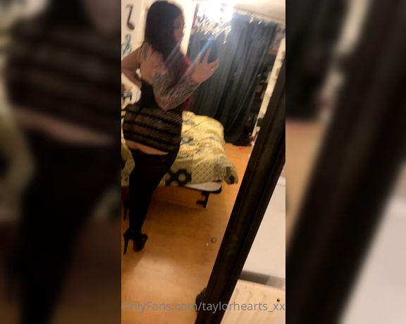 GODDESS TAYLOR aka Taylorhearts_xx OnlyFans - Shaking my ass