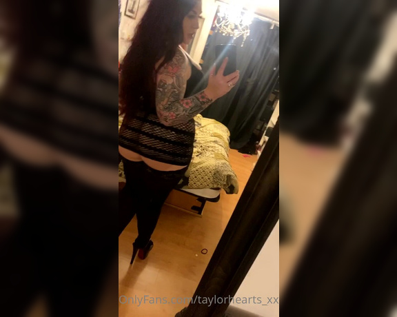 GODDESS TAYLOR aka Taylorhearts_xx OnlyFans - Shaking my ass