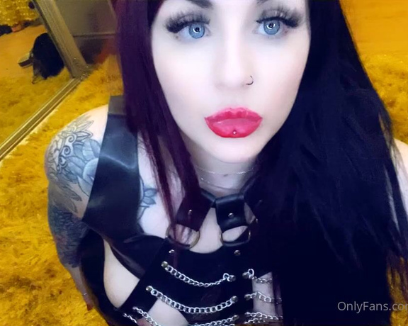 GODDESS TAYLOR aka Taylorhearts_xx OnlyFans - You have a goddess Taylor fetish