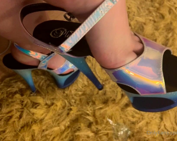 GODDESS TAYLOR aka Taylorhearts_xx OnlyFans - Weak for toes