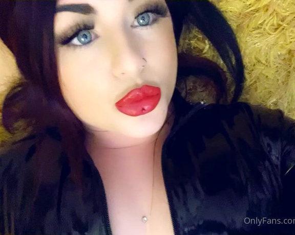 GODDESS TAYLOR aka Taylorhearts_xx OnlyFans - How does my body look 2