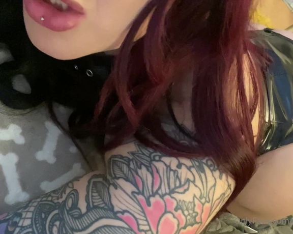 GODDESS TAYLOR aka Taylorhearts_xx OnlyFans - You are Destined for a virgin lifestyle