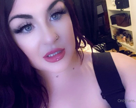 GODDESS TAYLOR aka Taylorhearts_xx OnlyFans - This clip made a weak Ex ALPHA Pay £200 and accept defeat