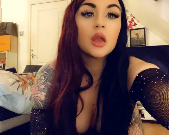 GODDESS TAYLOR aka Taylorhearts_xx OnlyFans - Pathetic tiny cock, you’ll be the laughing stock!!!