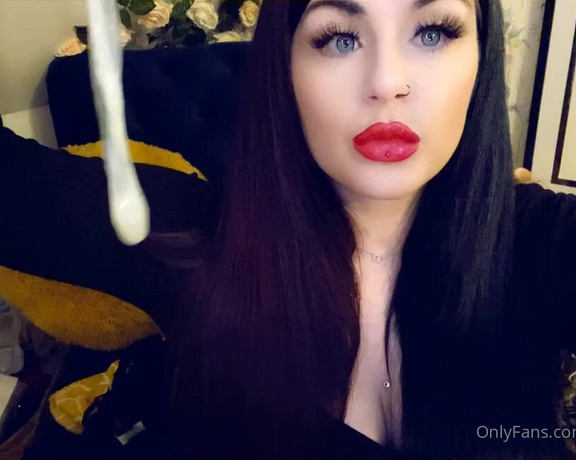GODDESS TAYLOR aka Taylorhearts_xx OnlyFans - Eating a real mans cum is good for you