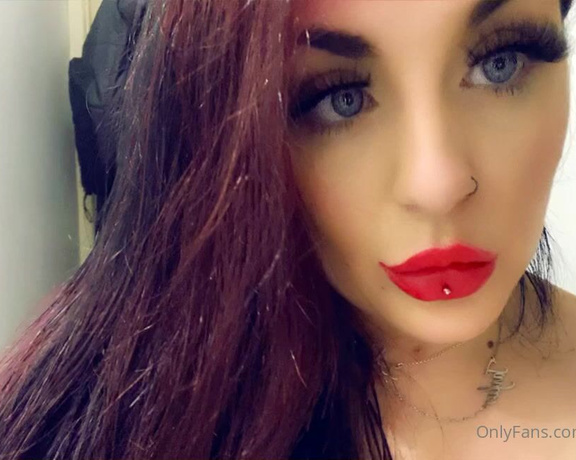 GODDESS TAYLOR aka Taylorhearts_xx OnlyFans - A weak desperate fuck like you staying away